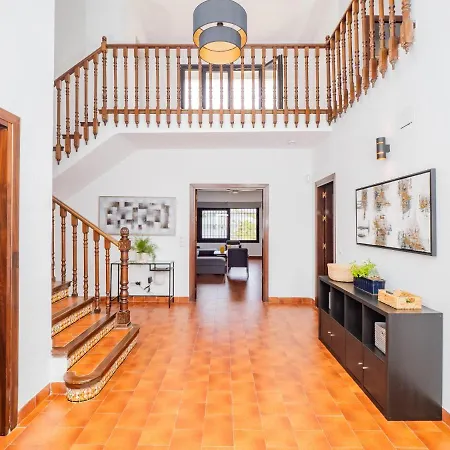 Cubo's Front Villa *