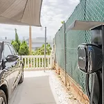 Cubo's Front וילה בנאלמדנה